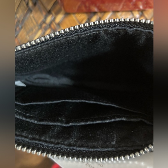 Coach NWOT Corner Zip Wristlet - Picture 3 of 4